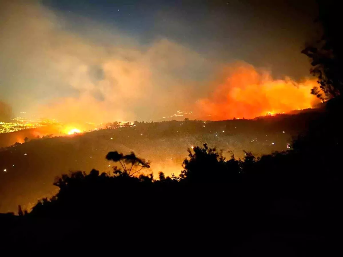 Hatay’da Orman Yangını Devam Ediyor